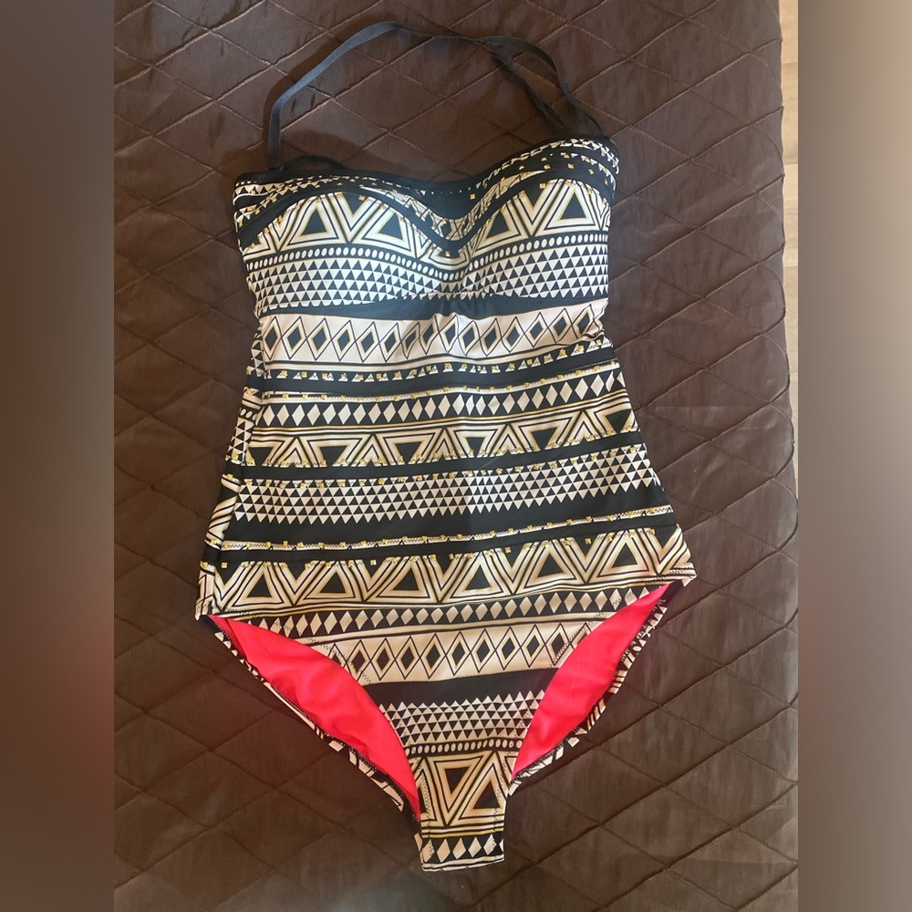 Jessica Simpson Pink and Black One Piece Swimsuit